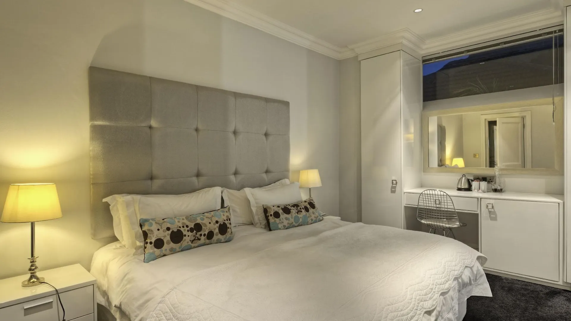 Three Boutique Hotel Cape Town Bed & Breakfast