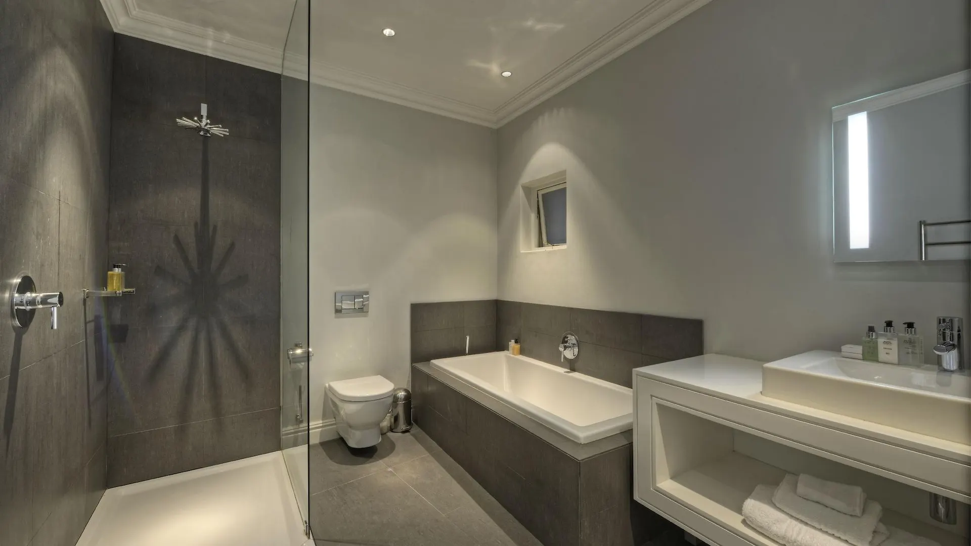 Three Boutique Hotel Cape Town Bed & Breakfast