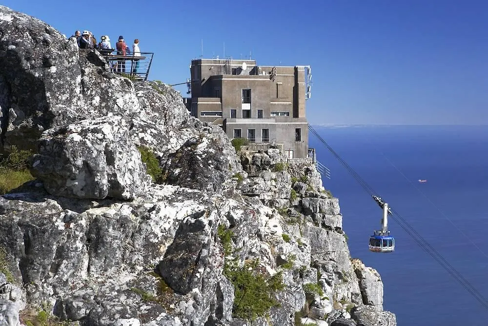 Three Boutique Hotel Cape Town Bed & Breakfast